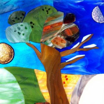 18”x 18”<br>
Fused glass<br>
Artist: Caroline Parent